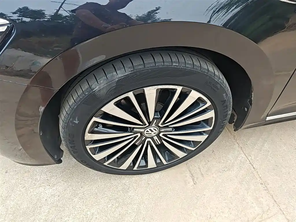 Volkswagen Passat 2019 — фото 23