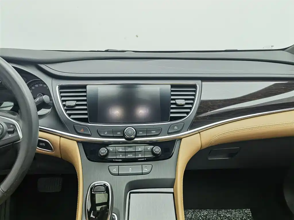 Buick LaCrosse 2018 — фото 12