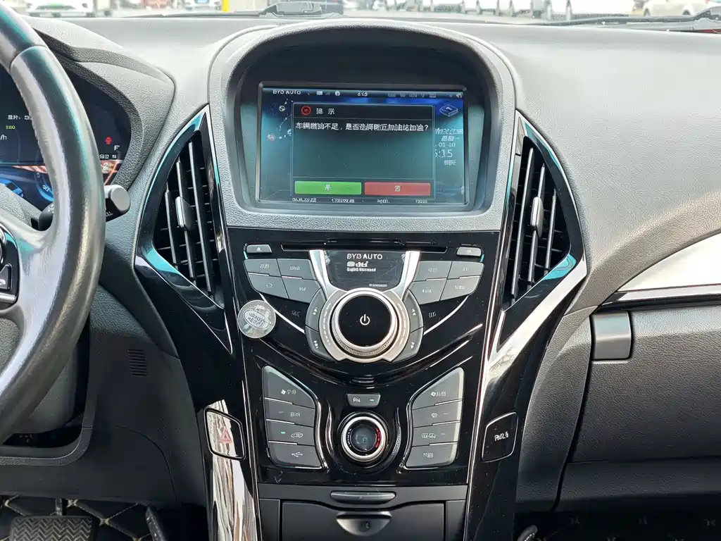 BYD Qin NEV 2016 — фото 13