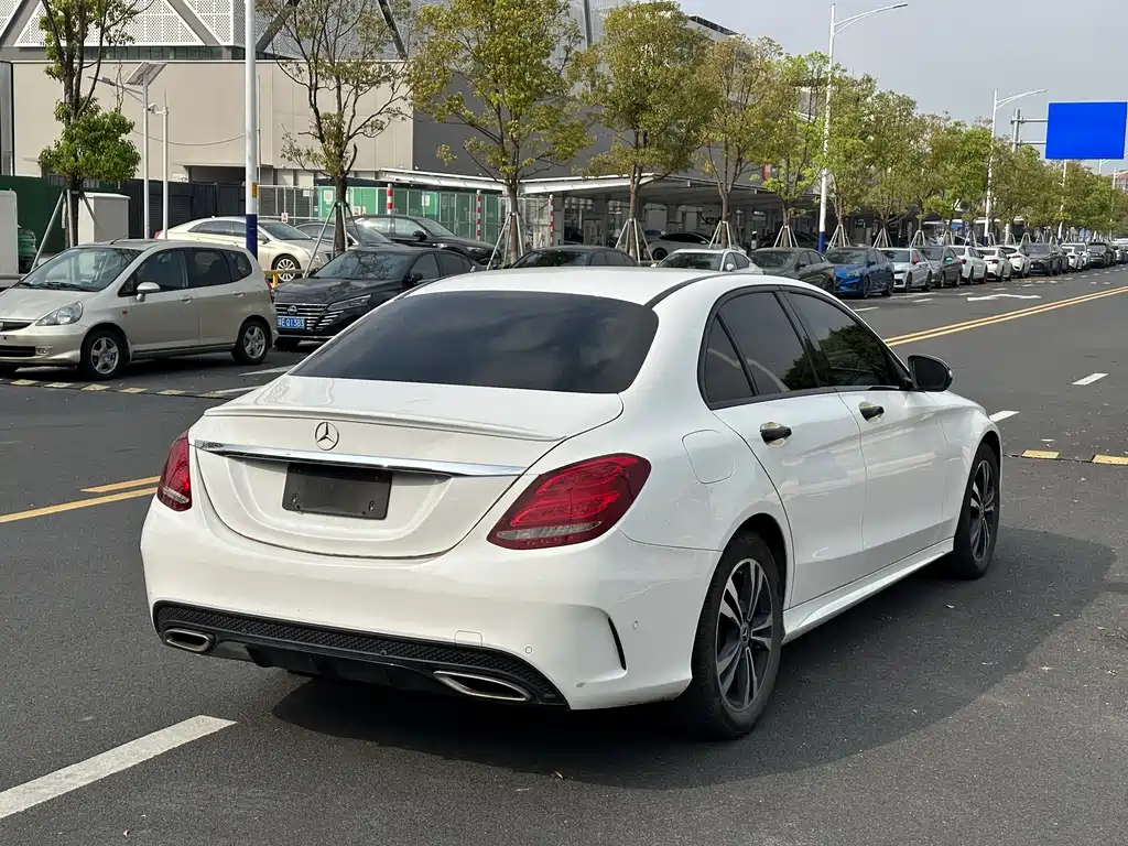 Mercedes-Benz C-Class 2018 — фото 32