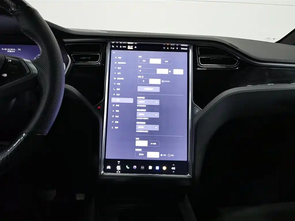Tesla Model X 2017 — фото 12