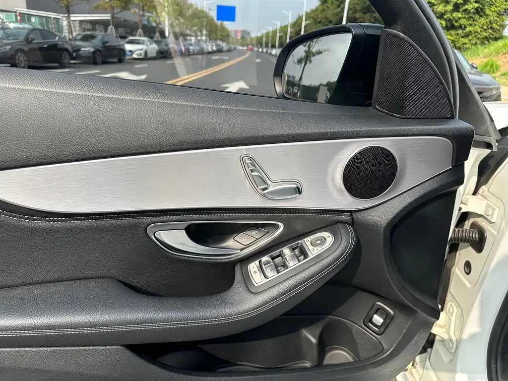 Mercedes-Benz C-Class 2018 — фото 10