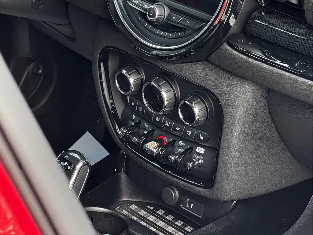 MINI Clubman 2021 — фото 8