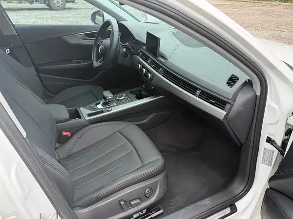 Audi A4L 2018