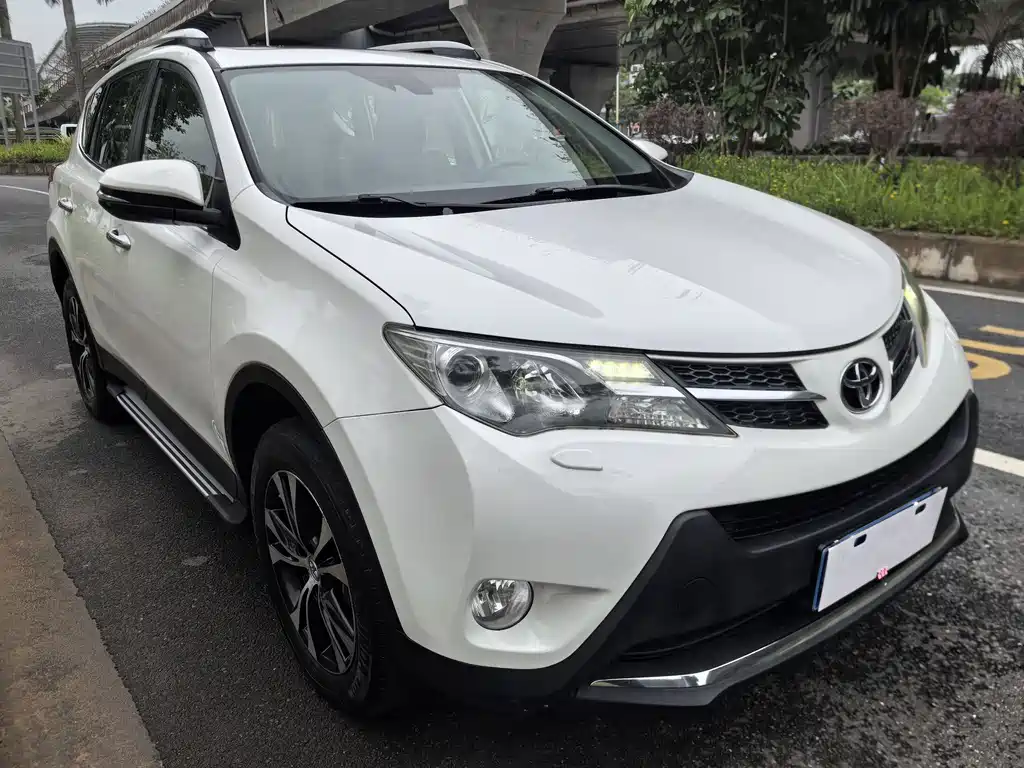 Toyota RAV4 2014