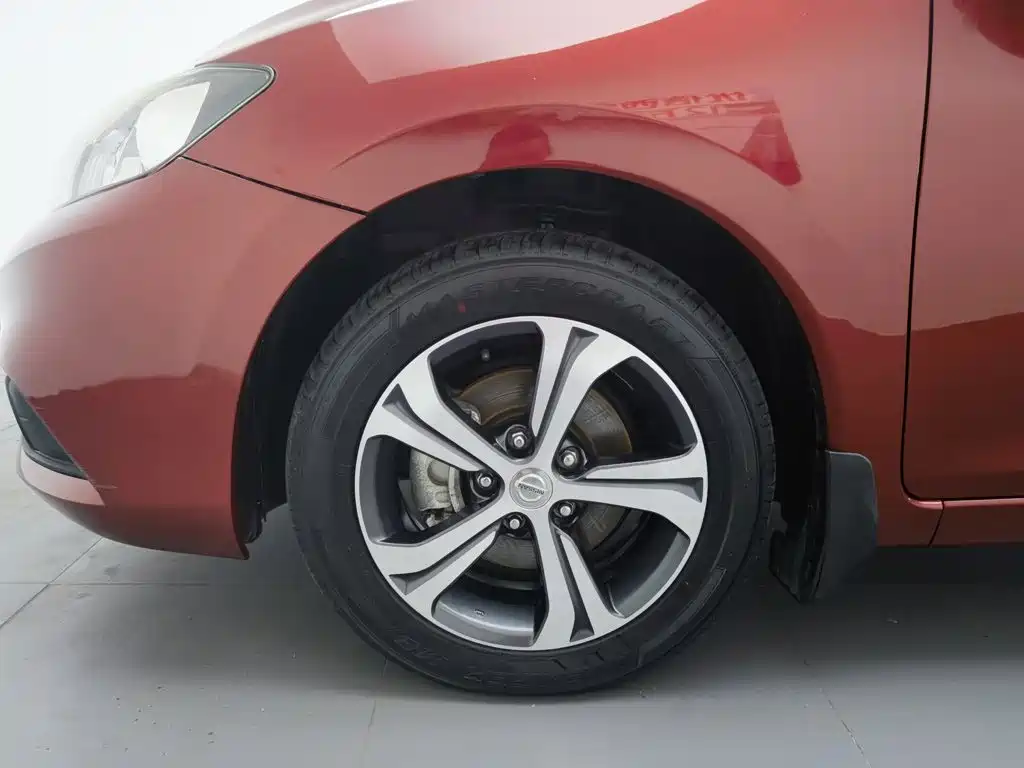Nissan Tiida 2017 — фото 17