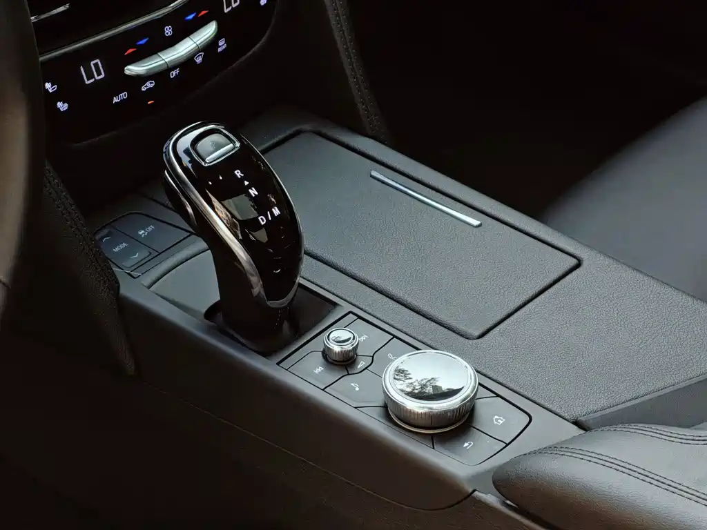 Cadillac CT6 2021 — фото 11