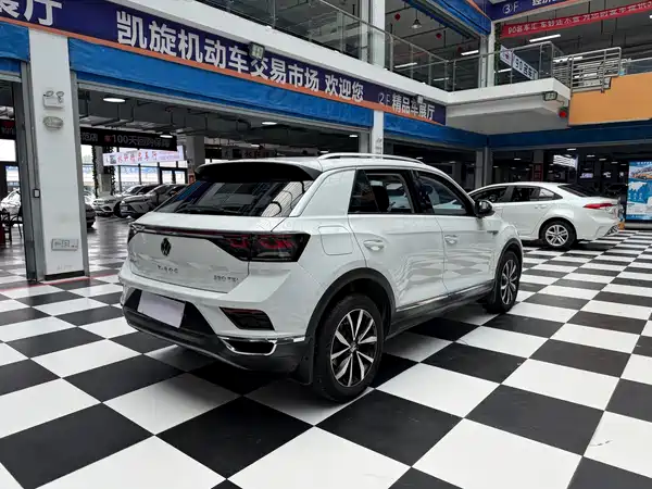 Volkswagen T-Roc 2023