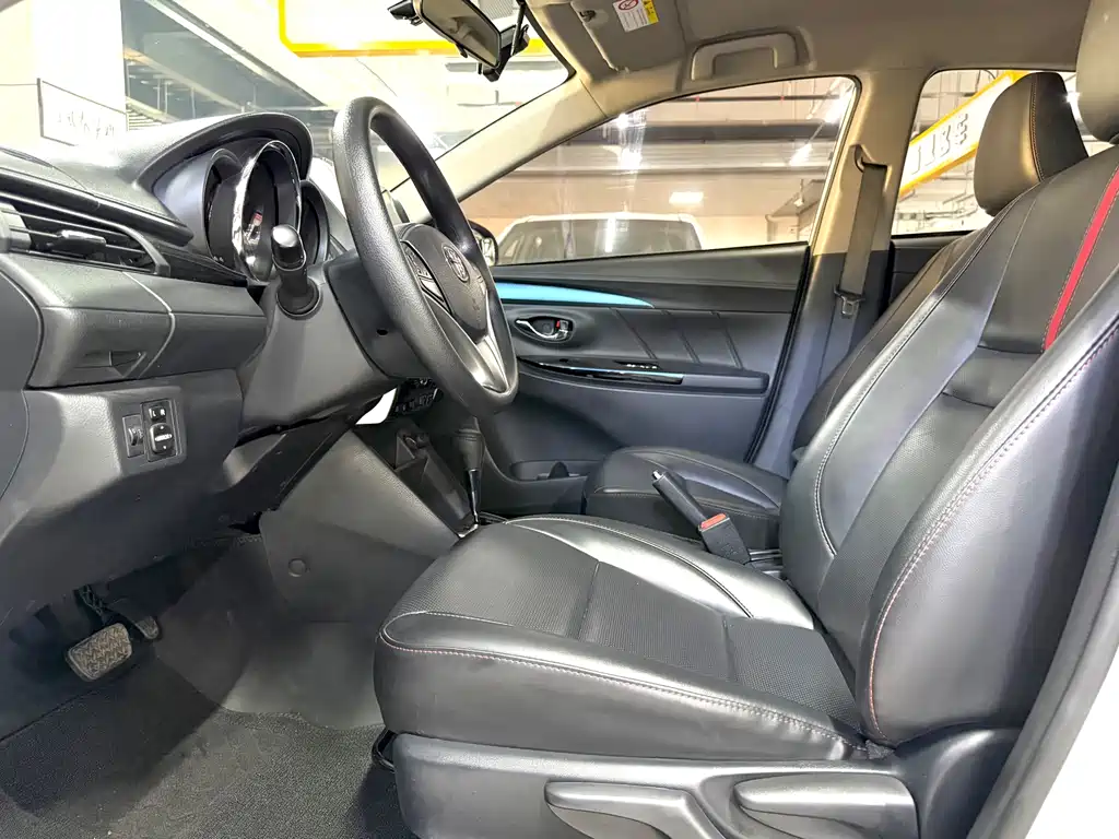 Toyota Yaris L 2022 — фото 8