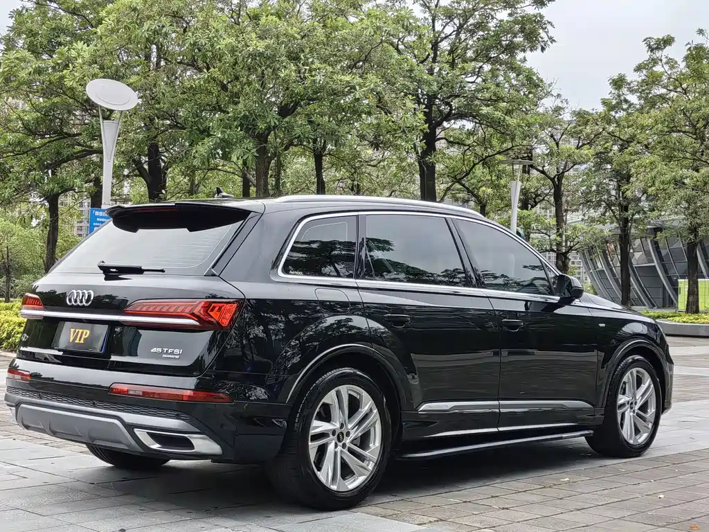 Audi Q7 2024 — фото 5