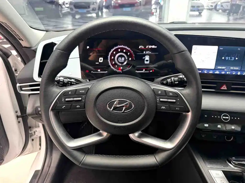 Hyundai Elantra 2022