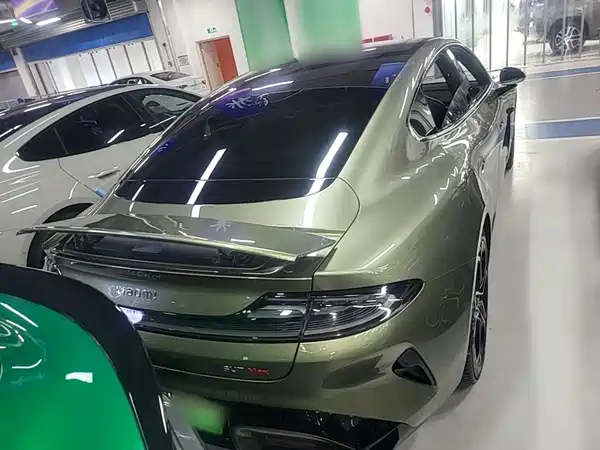 Xiaomi SU7 2024