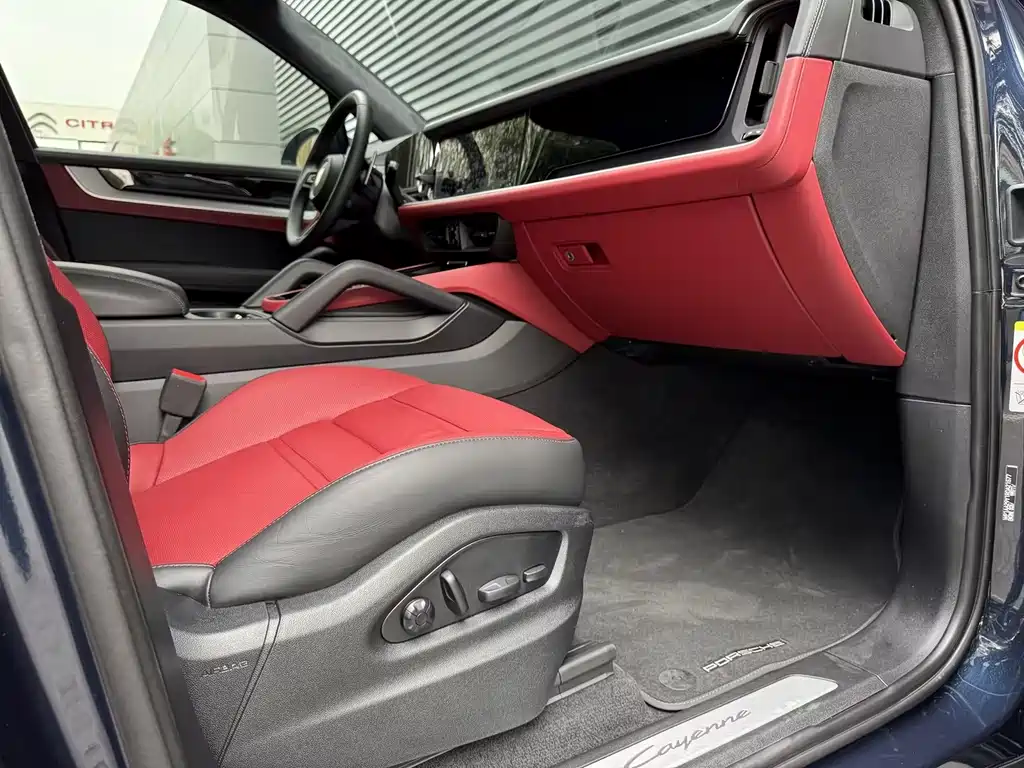 Porsche Cayenne 2024 — фото 12