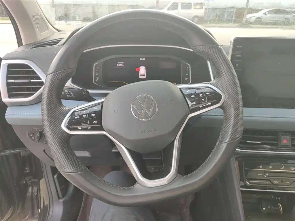 Volkswagen Tharu 2023 — фото 11