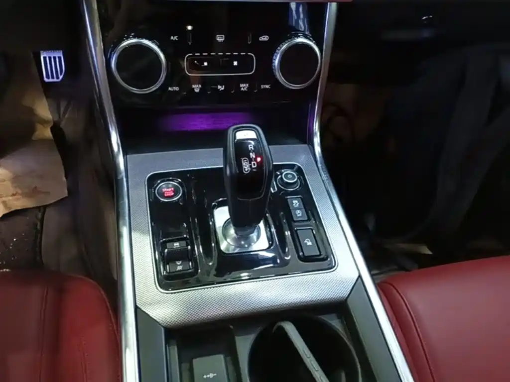 Jaguar XEL 2022 — фото 14