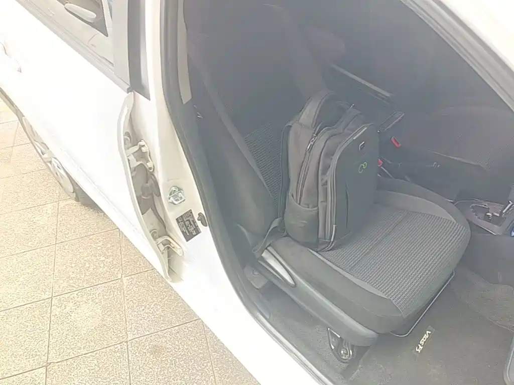 Toyota Vios FS 2023 — фото 25