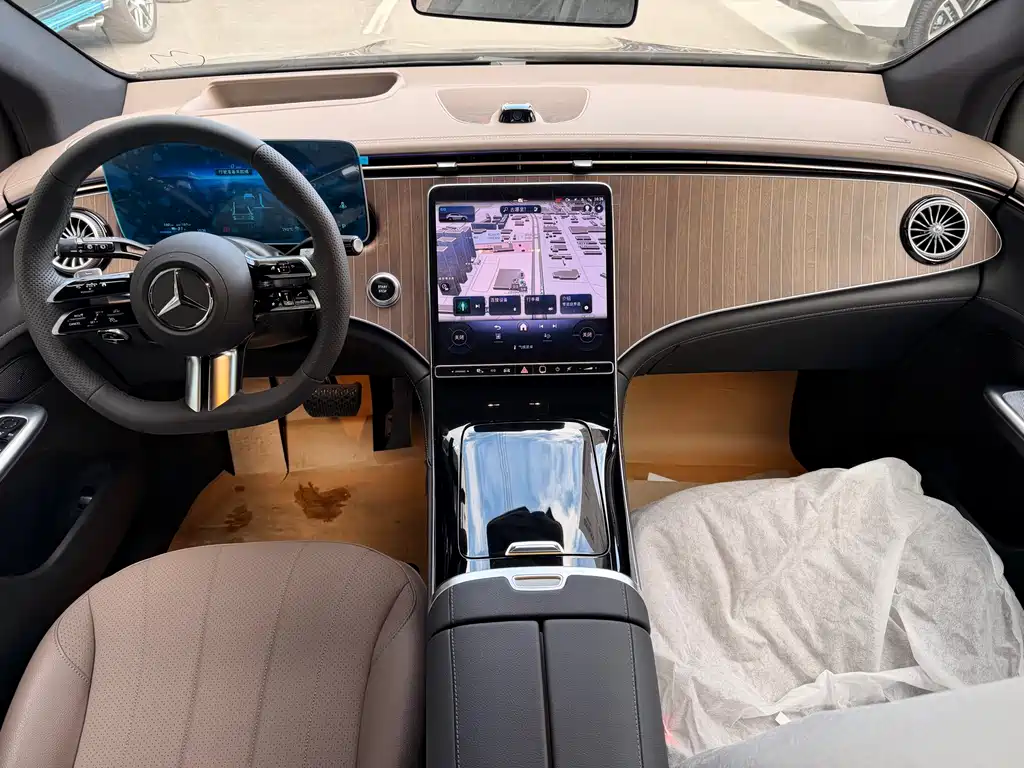 Mercedes-Benz EQE SUV 2025 — фото 19