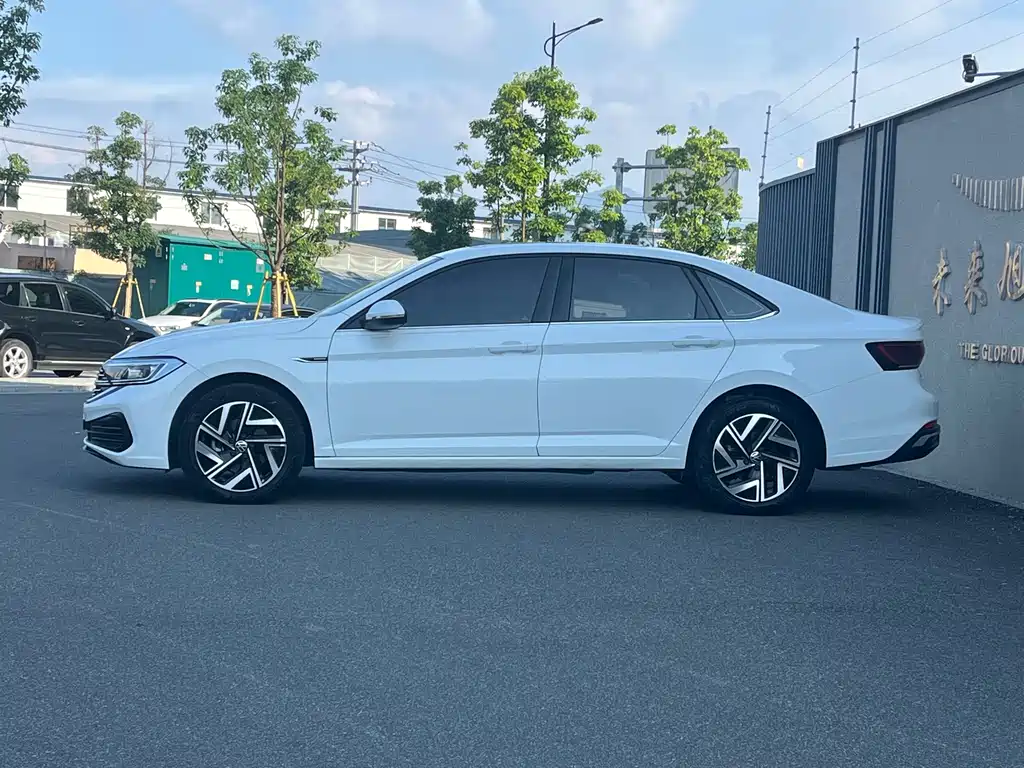 Volkswagen Sagitar 2024