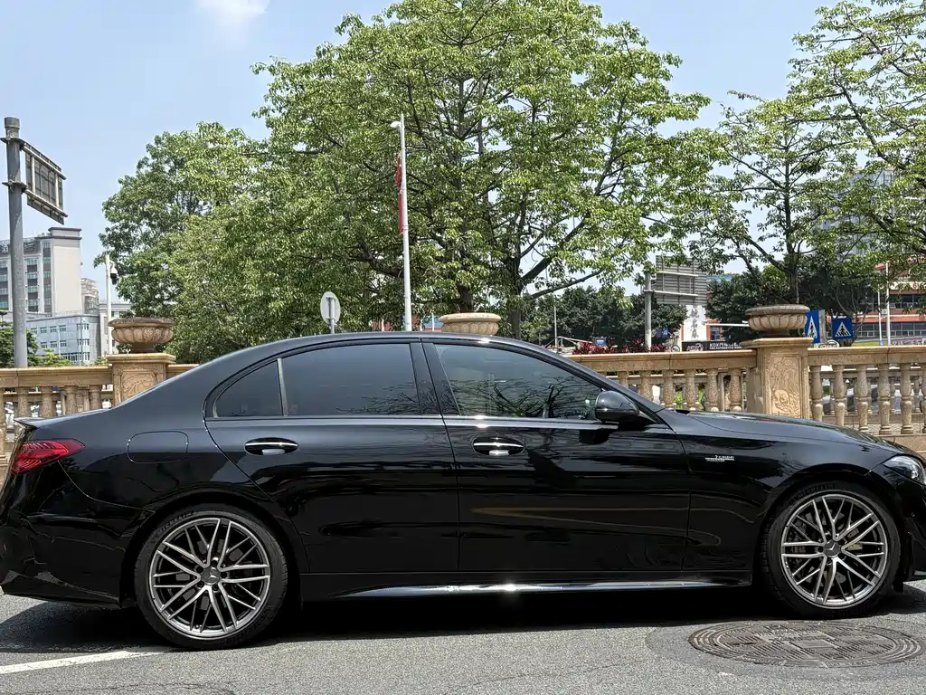 Mercedes-Benz C-Class AMG 2025 — фото 5