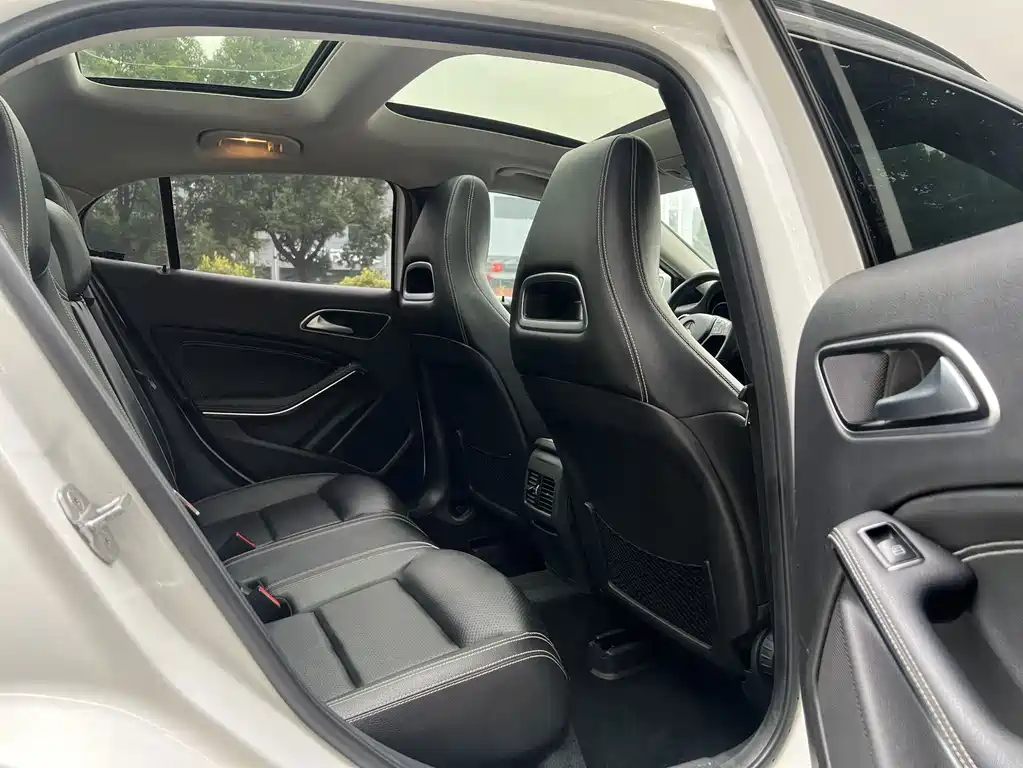 Mercedes-Benz GLA 2016 — фото 16