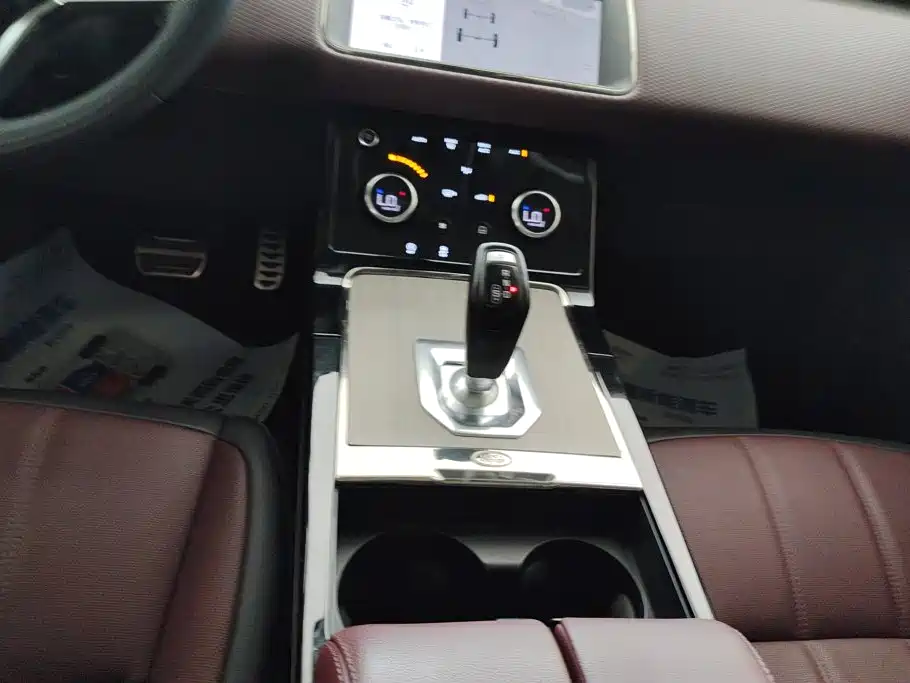 Land Rover Range Rover Evoque 2022 — фото 16