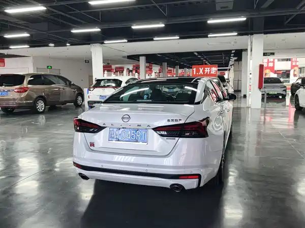 Nissan Teana 2023