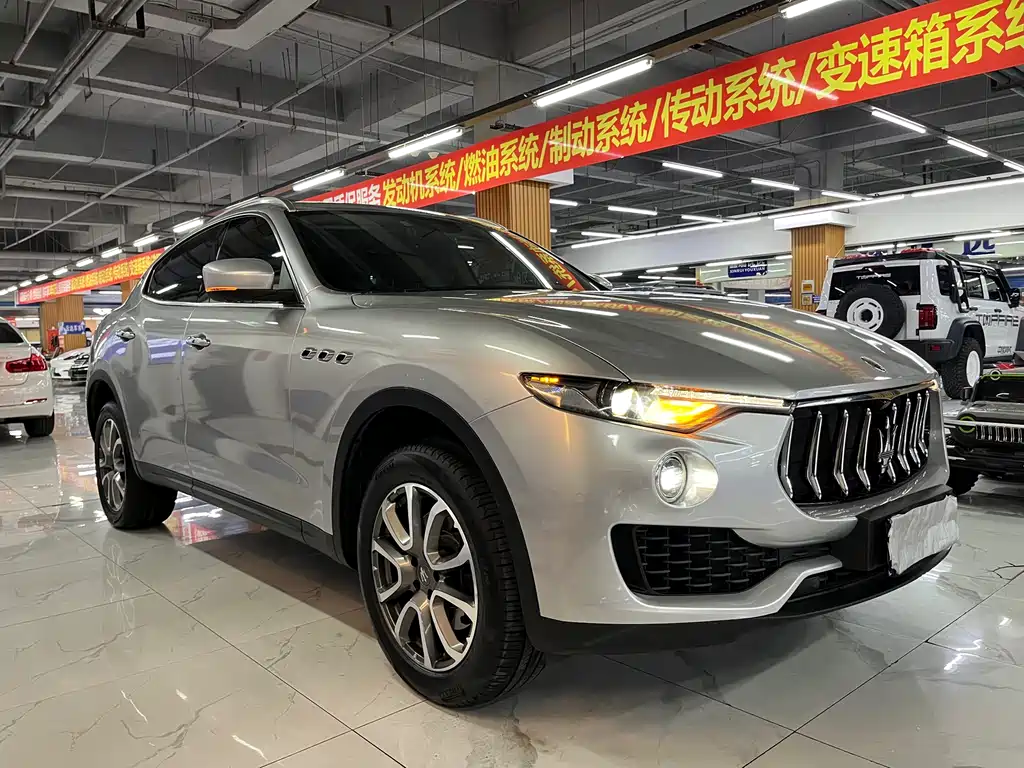 Maserati Levante 2016 — фото 6