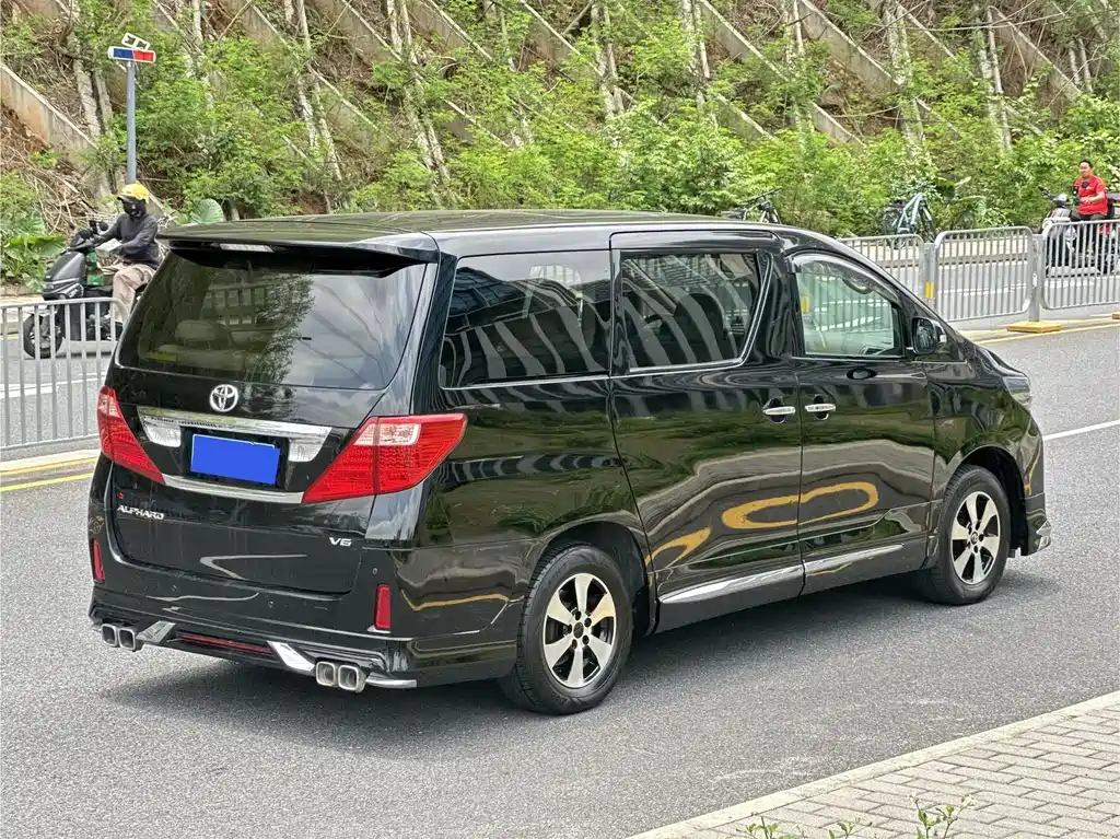 Toyota Alphard 2010 — фото 8