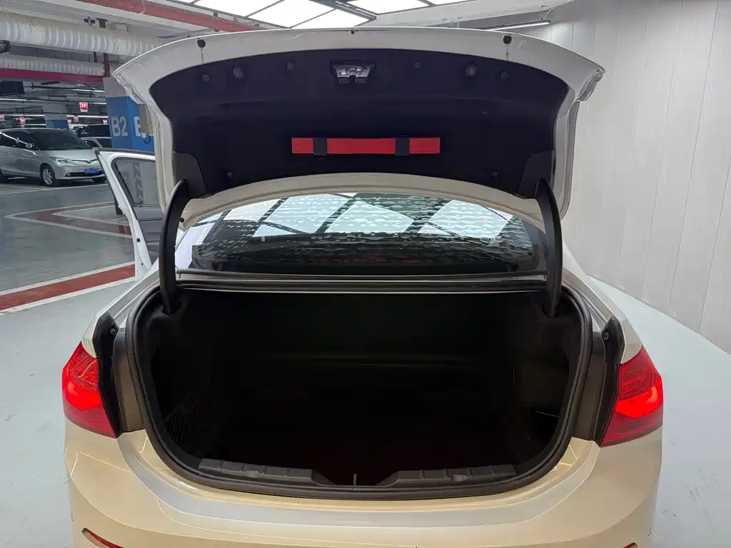 BMW 1 Series 2017 — фото 17