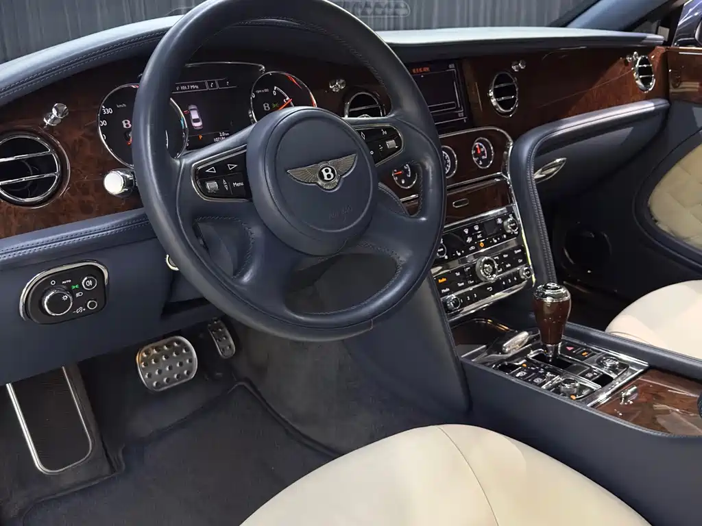 Bentley Mulsanne 2012 — фото 9