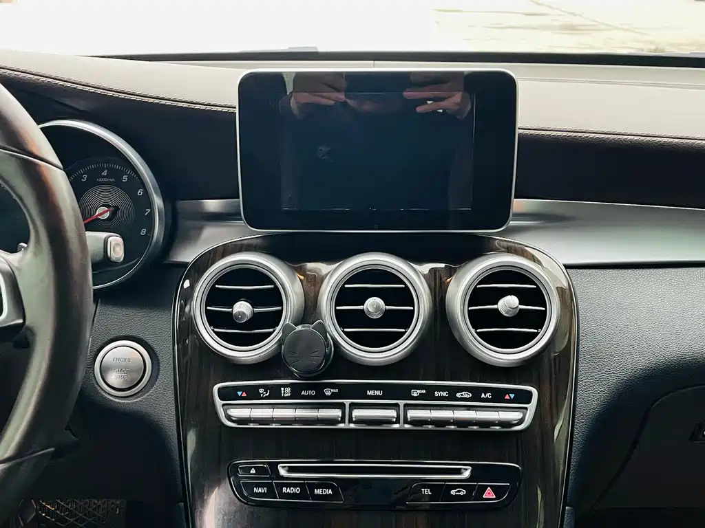 Mercedes-Benz GLC 2018 — фото 10