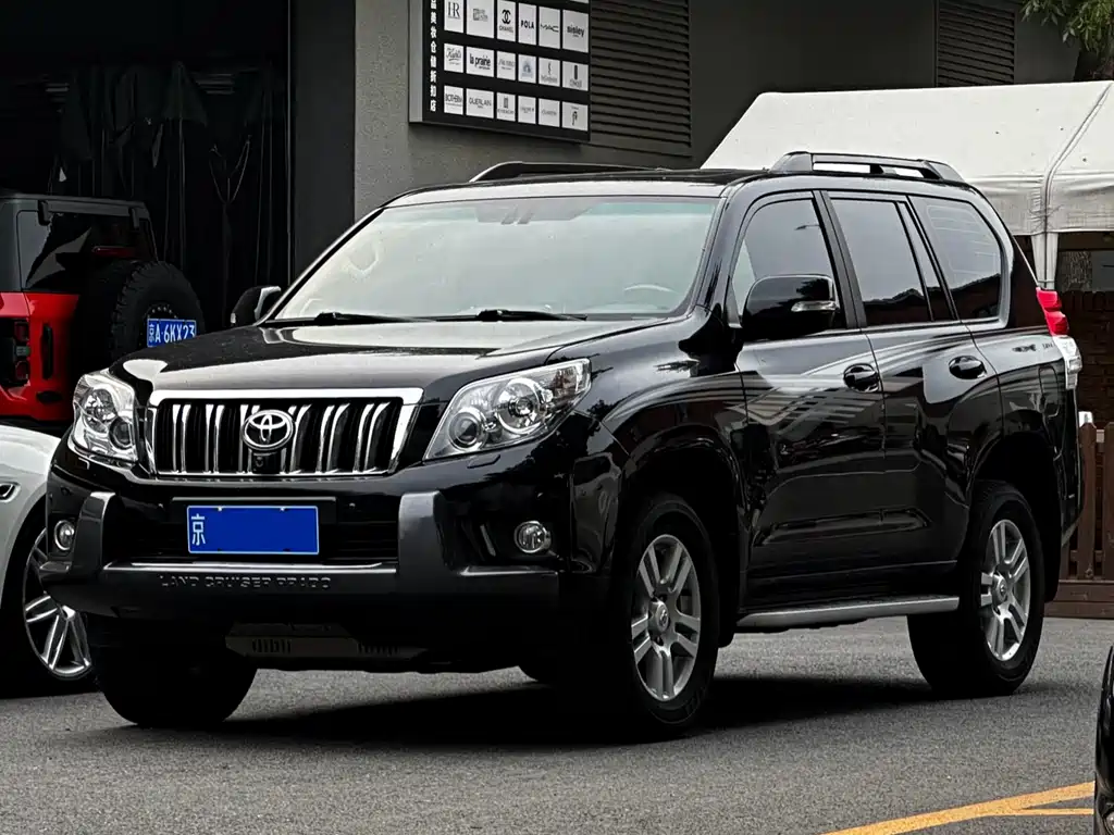Toyota Prado 2011 — фото 1