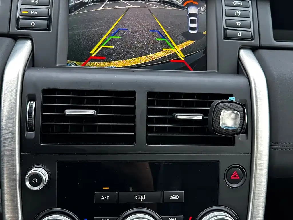 Land Rover Discovery Sport 2018 — фото 11