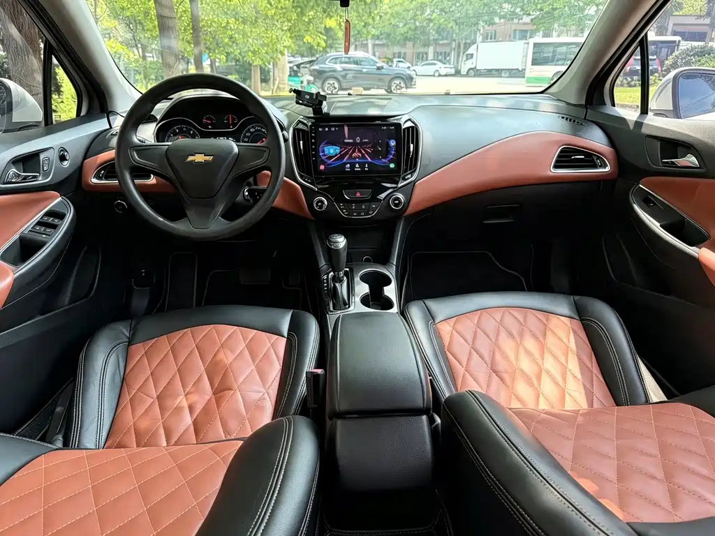 Chevrolet Cruze 2018 — фото 13