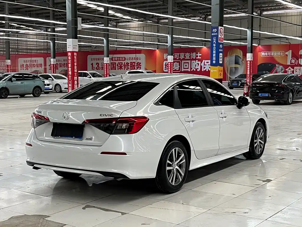 Honda Civic 2025 — фото 17