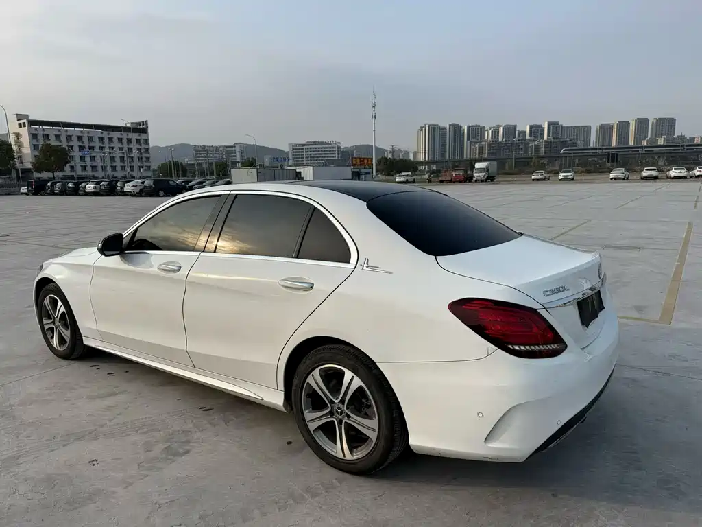 Mercedes-Benz C-Class 2019 — фото 9
