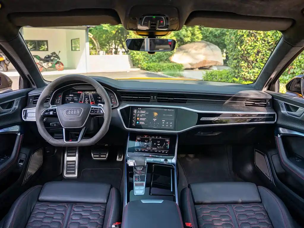 Audi RS 6 2023 — фото 16