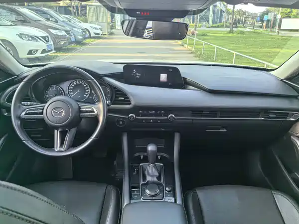 Mazda 3 Axela 2021
