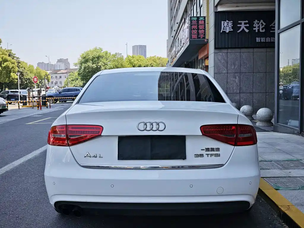 Audi A4L 2014 — фото 9