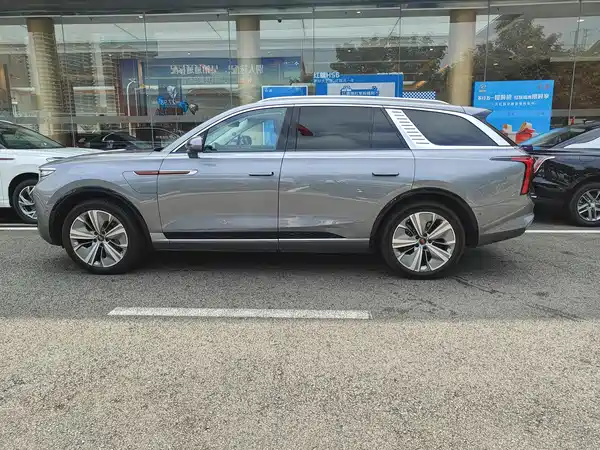 Hongqi E-HS9 2022