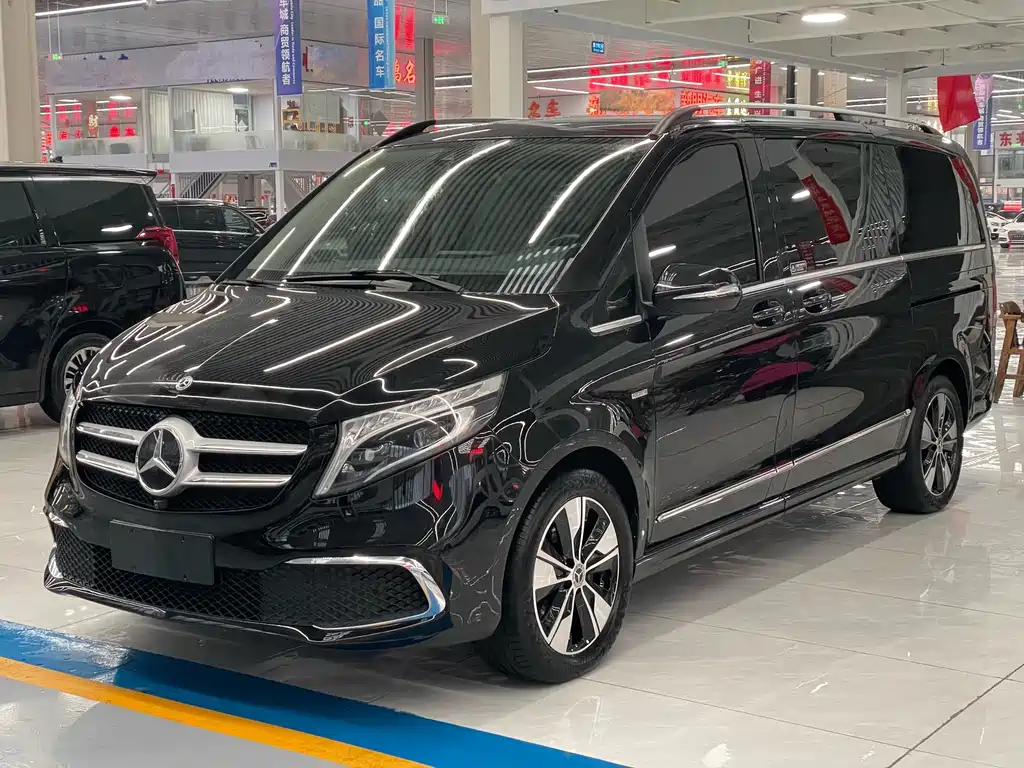 Mercedes-Benz V-Class 2020 — фото 1