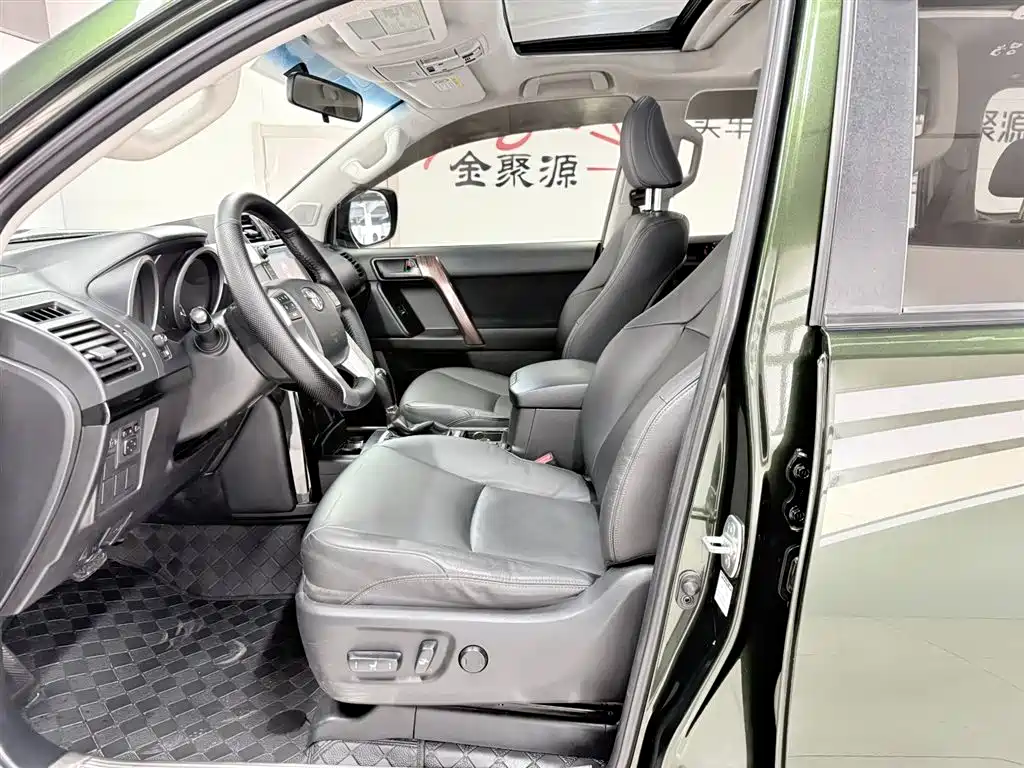 Toyota Prado 2015 — фото 7
