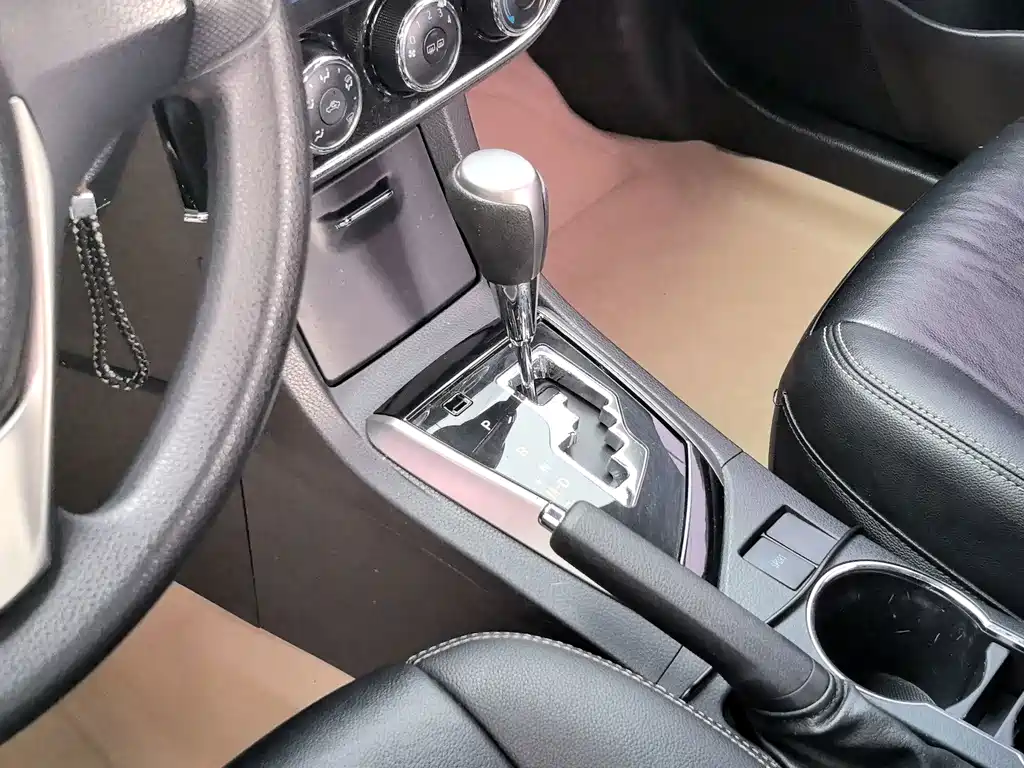 Toyota Corolla 2016 — фото 14