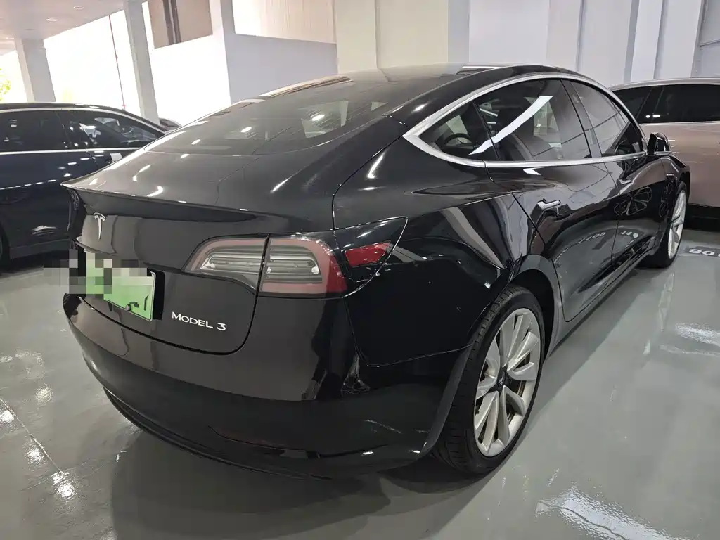 Tesla Model 3 2020 — фото 17