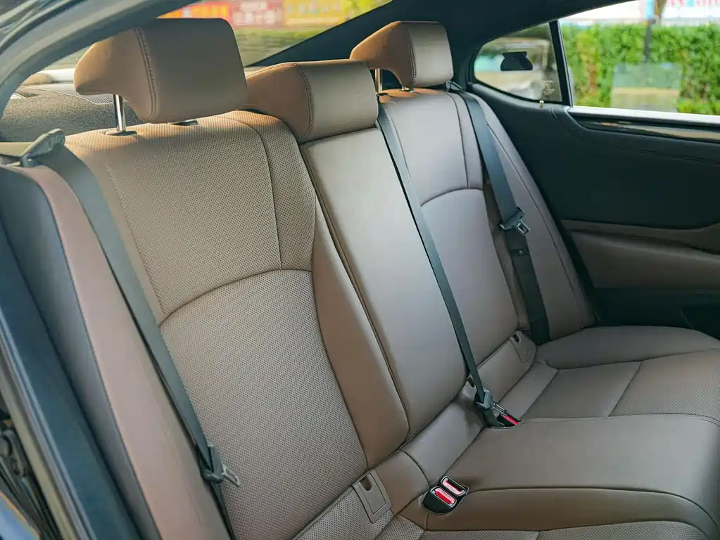 Lexus ES 2022 — фото 15