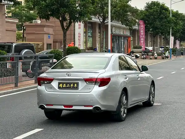 Toyota Reiz 2013