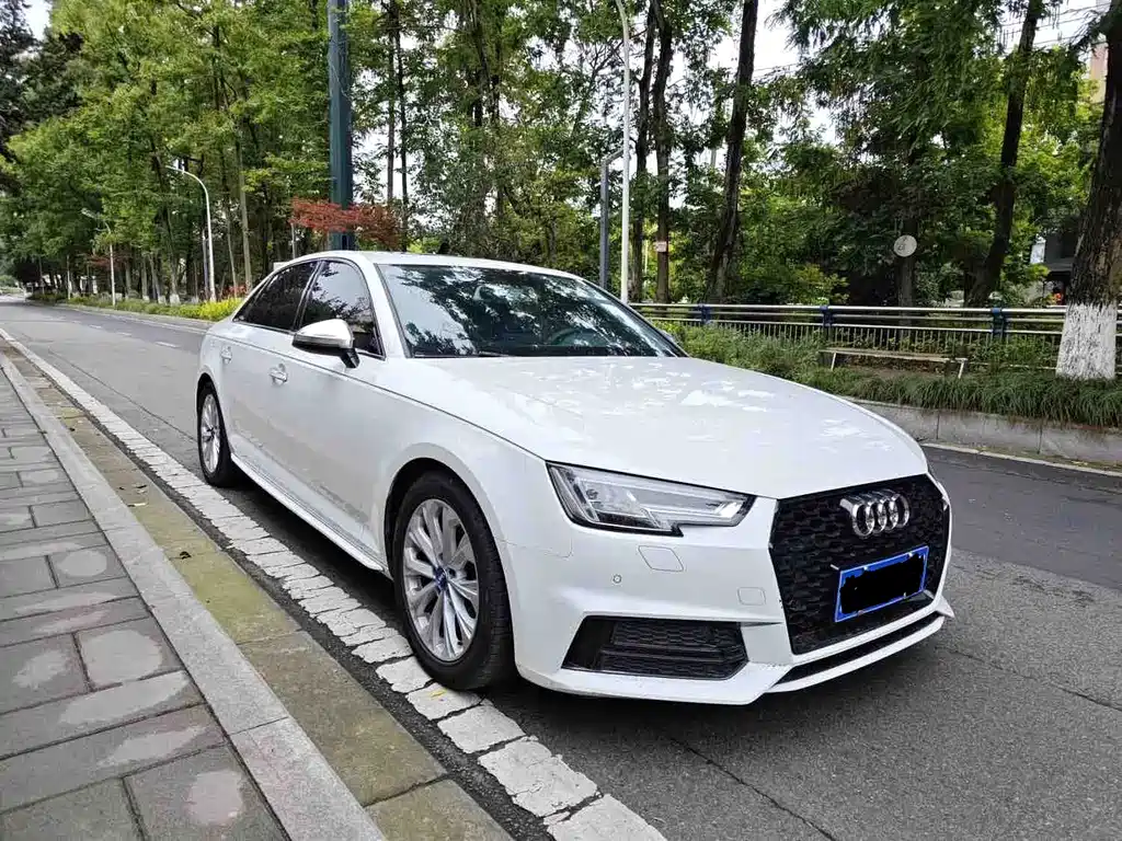 Audi A4L 2020
