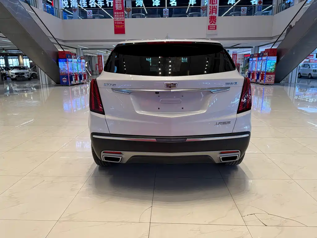 Cadillac XT5 2022 — фото 4