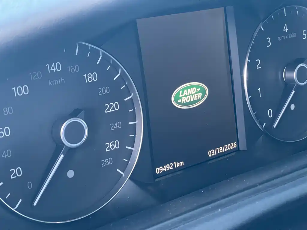 Land Rover Velar 2018 — фото 11