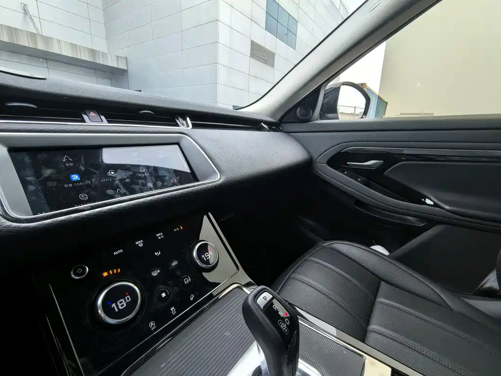 Land Rover Evoque 2024 — фото 15